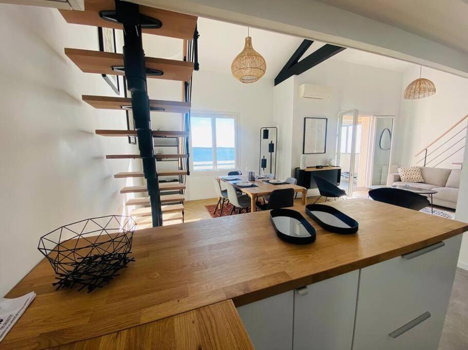 Magnifique duplex vue mer inoubliable Sanary Sur Mer Extérieur photo